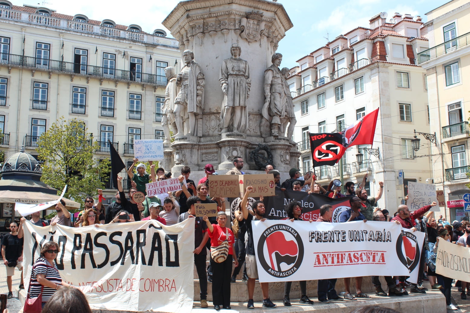 Manif Lisbonne 10 08 place 2